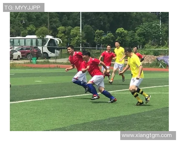 球星同台飙球技展现巅峰对决点燃绿茵激情舞动足球魅力