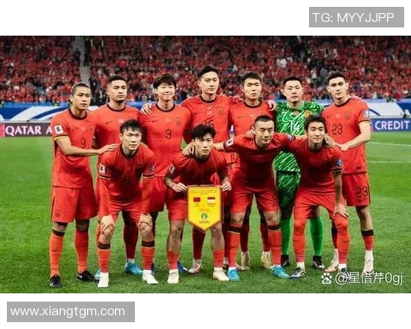 足球球星走路姿态解析展现独特气质与场上风采背后故事